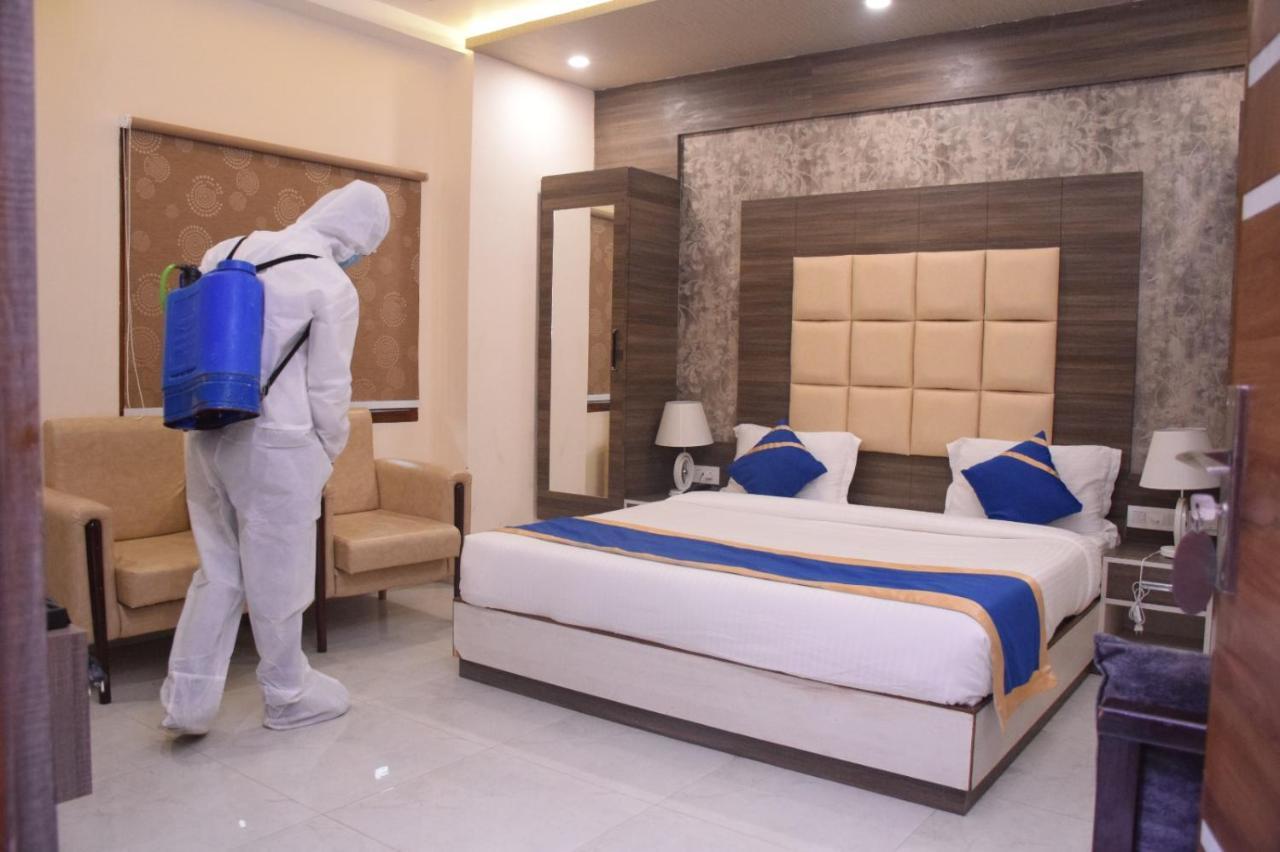 Shri Sai Hotel Azamgarh Bagian luar foto
