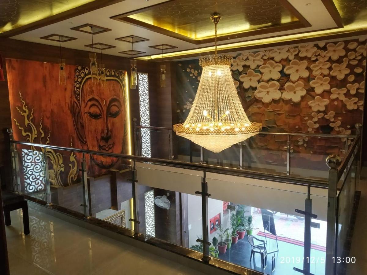 Shri Sai Hotel Azamgarh Bagian luar foto