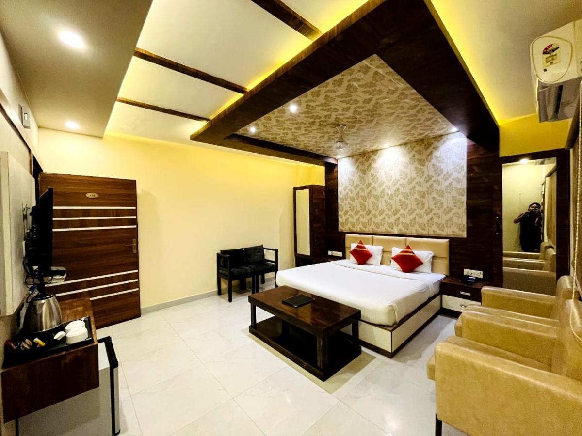 Shri Sai Hotel Azamgarh Bagian luar foto