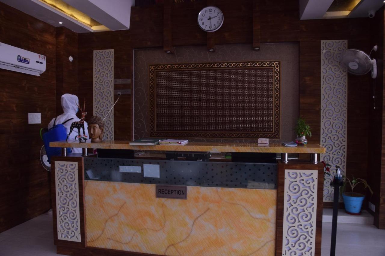 Shri Sai Hotel Azamgarh Bagian luar foto