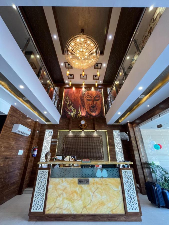 Shri Sai Hotel Azamgarh Bagian luar foto